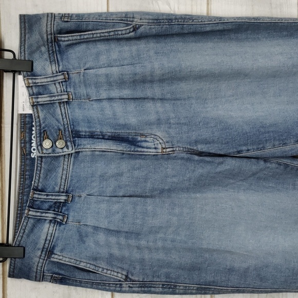 SONOMA High Rise Pleated Front Relaxed Light Wash Jeans, Size 8 - Picture 2 of 9